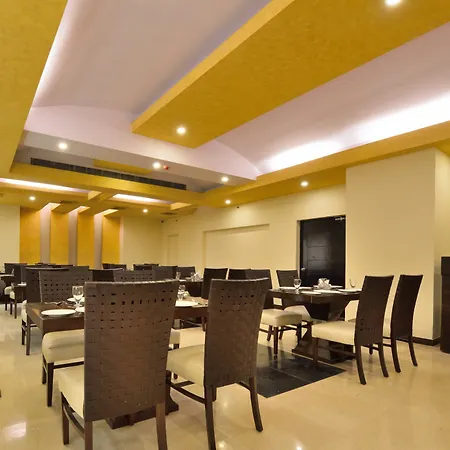Glitz Westend Inn